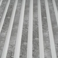 lamele na bialej plycie Beton 02
